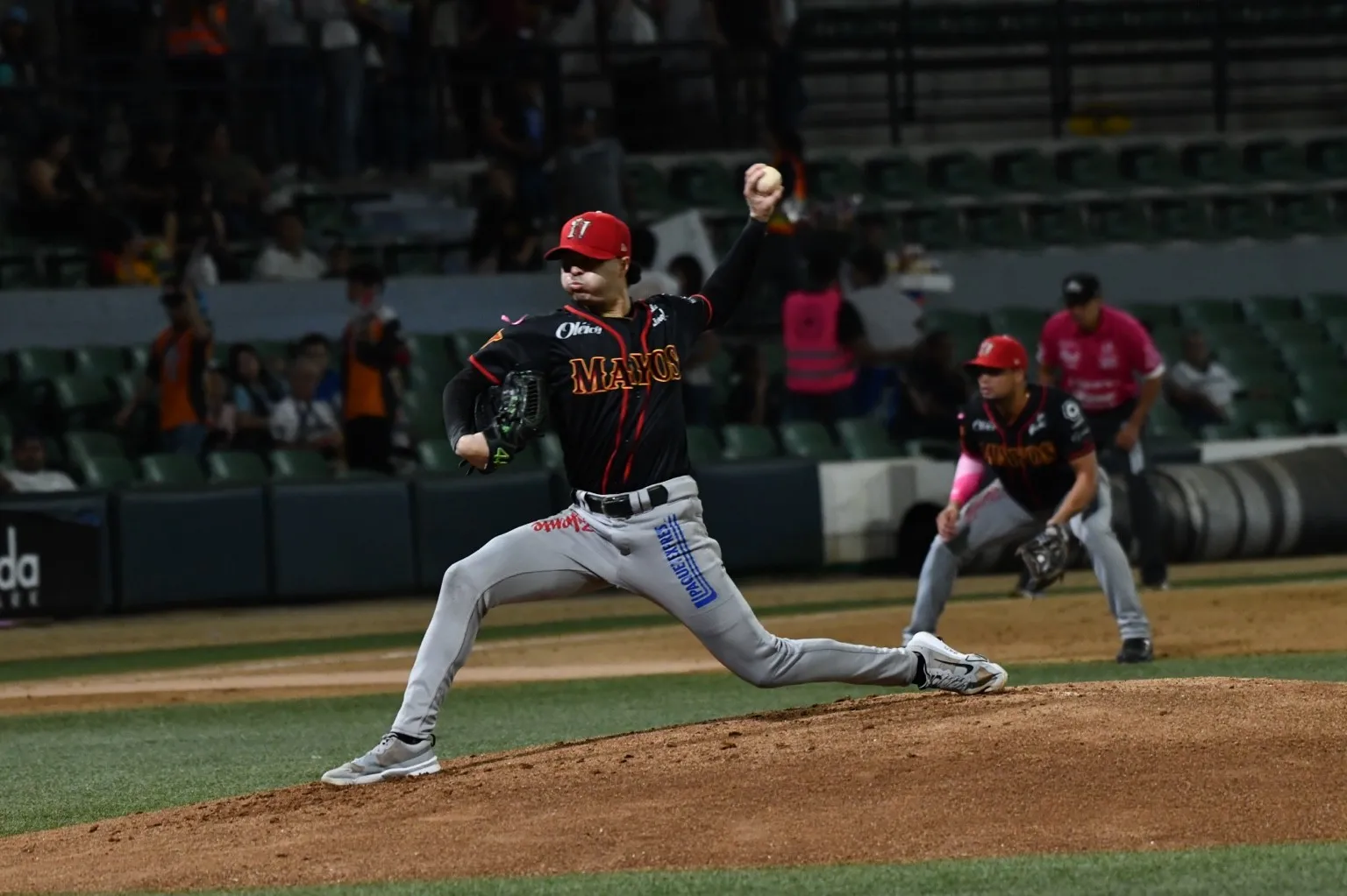 Mayos de Navojoa durante el primer juego de la serie ante Algodoneros de Guasave en el Kuroda Park.